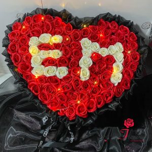 Bó hoa hồng 99 bông vĩnh cửu - Tạo Hình Chữ Nghệ Thuật